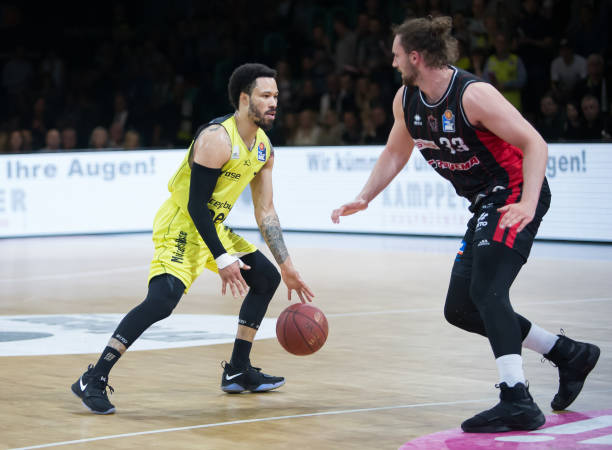 进攻端乏力 进攻端乏力