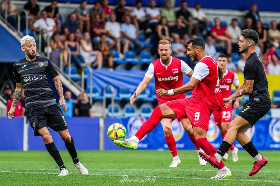 在比赛前期 在比赛前期