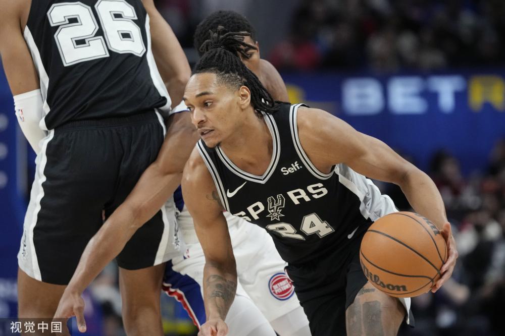 他的银牌得 他的银牌得